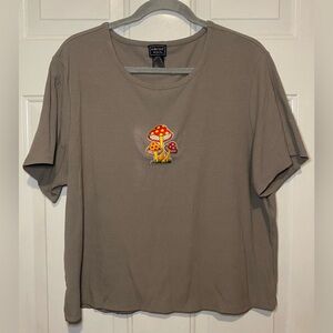Midnight Hour Hot Topic Mushroom Embroidered Patch Cropped T-shirt Size Large